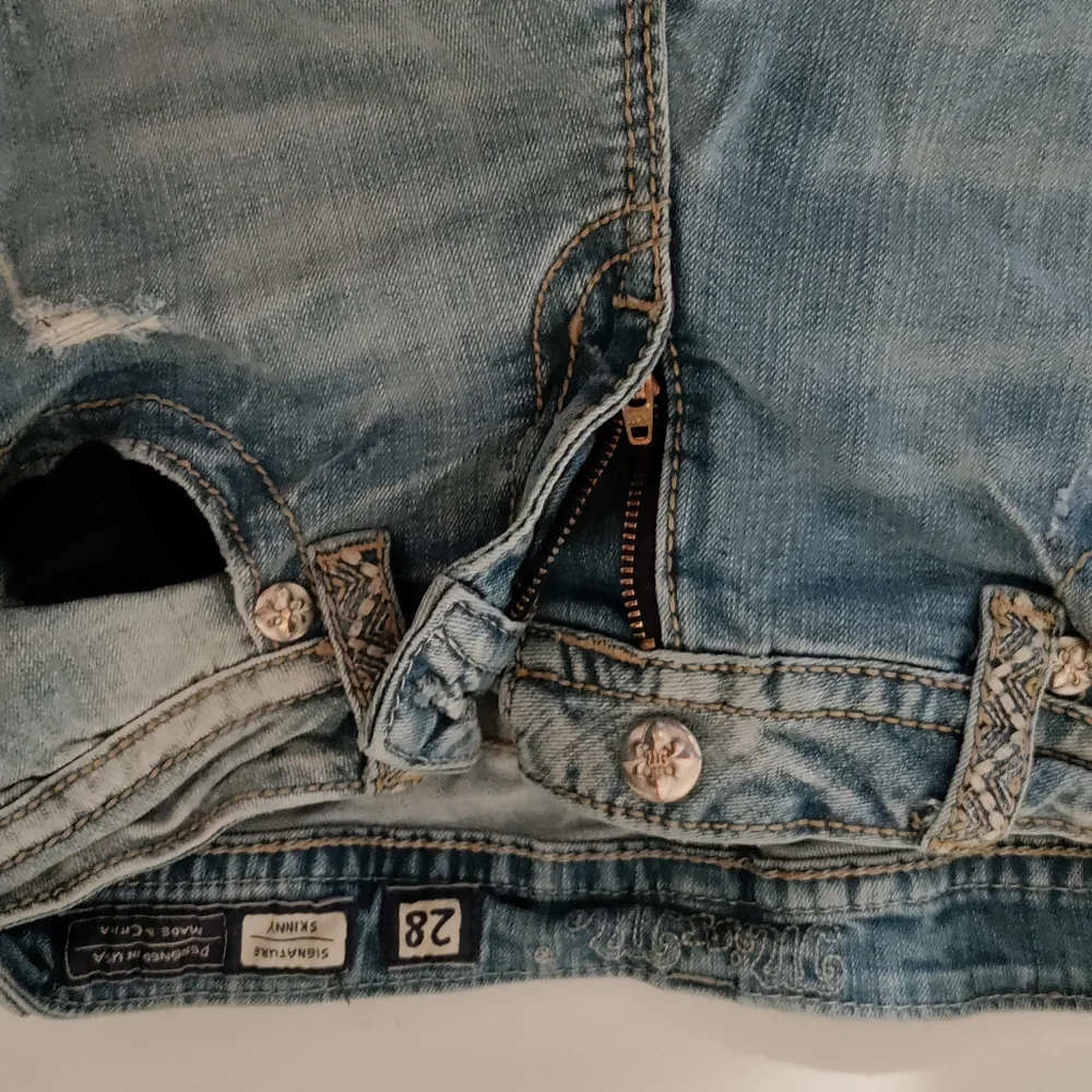 Jeans - Picture 1 of 2